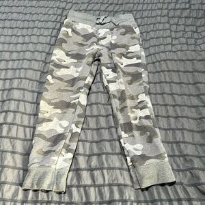 Oshkosh size 4/5 camouflage joggers
